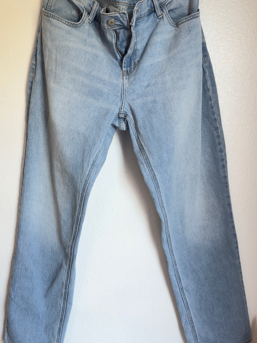 Old Navy WOW Boyfriend Mid-Rise Jeans Size 14 Light Wash